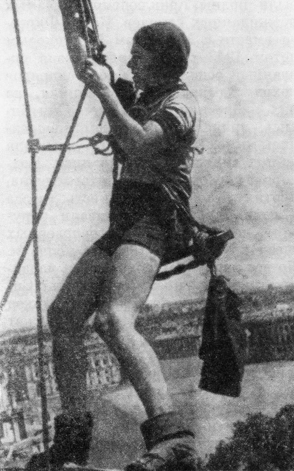 Ремонт чехла на шпиле здания Адмиралтейства